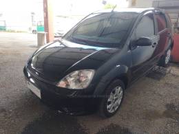FORD - FIESTA - 2004/2005 - Preta - R$ 17.500,00