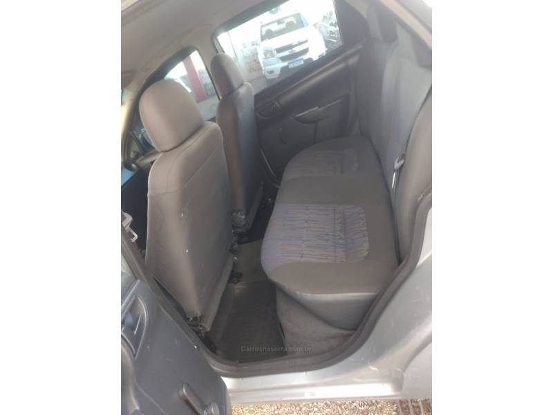 CHEVROLET - CELTA - 2007/2008 - Prata - R$ 21.900,00