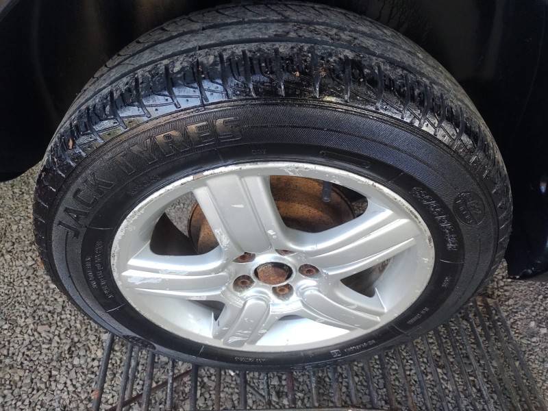 VOLKSWAGEN - FOX - 2008/2009 - Preta - R$ 24.500,00