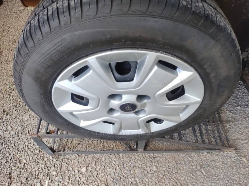 FORD - FIESTA - 2004/2005 - Preta - R$ 17.500,00