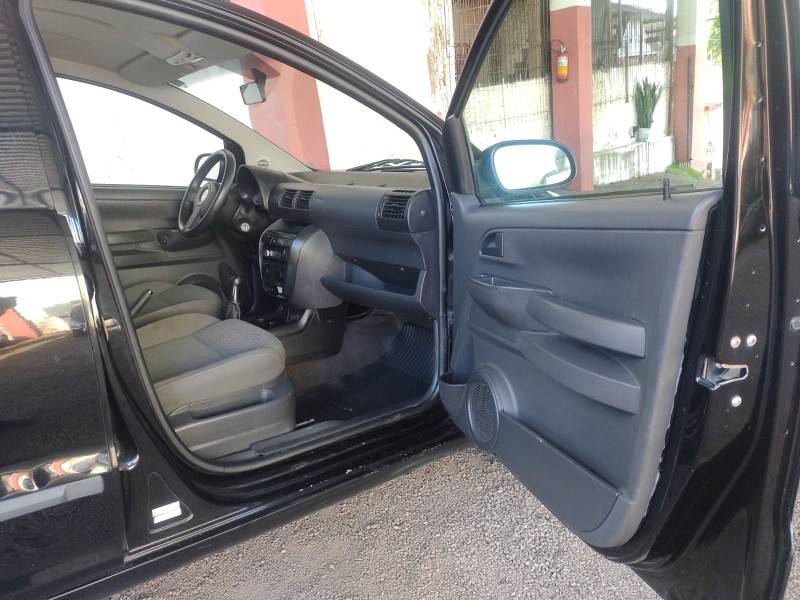 VOLKSWAGEN - FOX - 2008/2009 - Preta - R$ 24.500,00