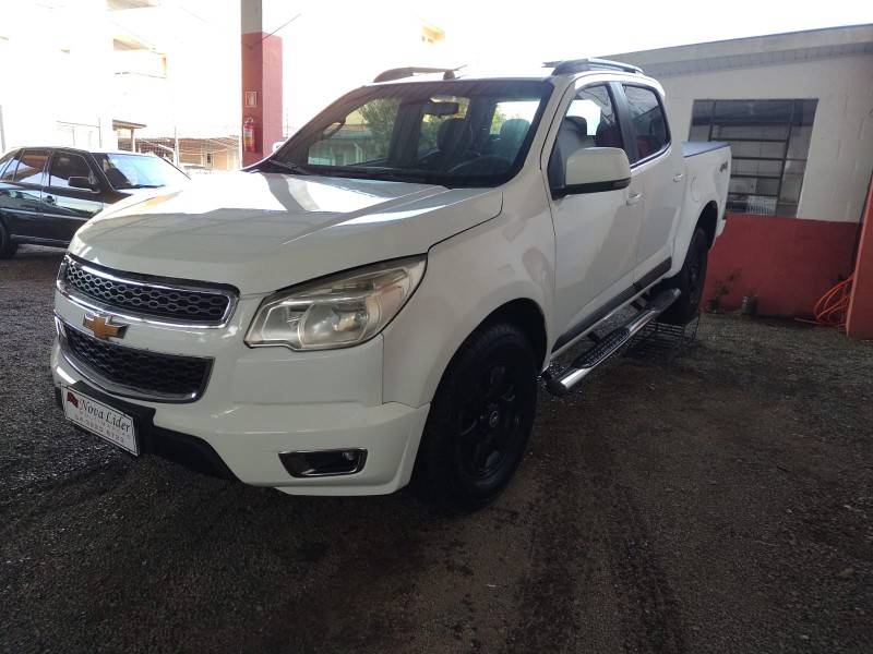 CHEVROLET - S10 - 2013/2013 - Branca - R$ 112.000,00