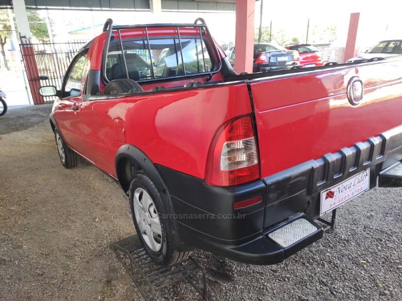 FIAT - STRADA - 2011/2011 - Vermelha - R$ 35.900,00