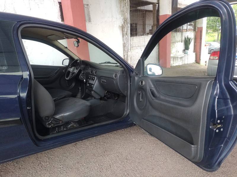 CHEVROLET - CELTA - 2005/2005 - Azul - R$ 13.500,00