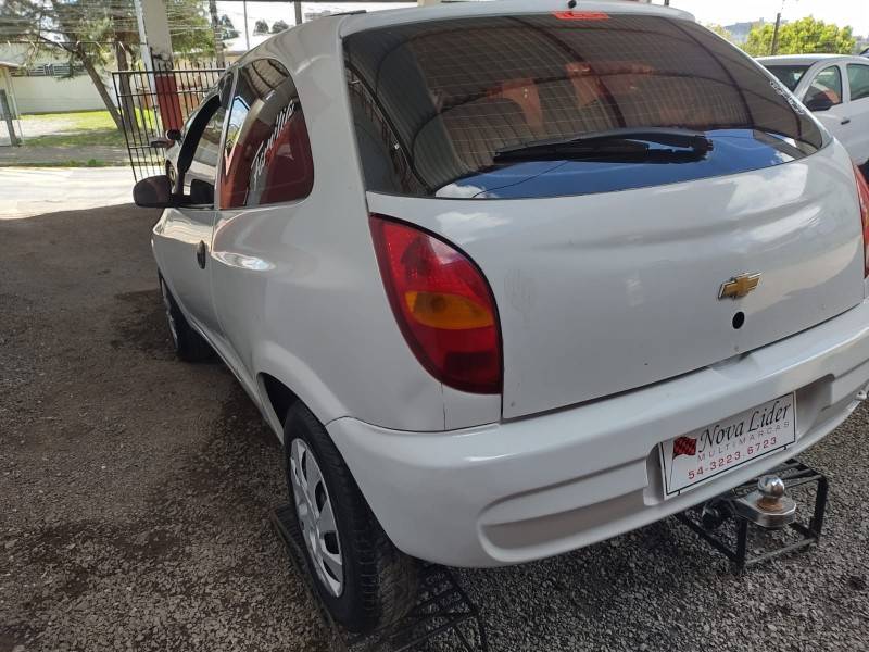 CHEVROLET - CELTA - 2003/2003 - Branca - R$ 13.900,00