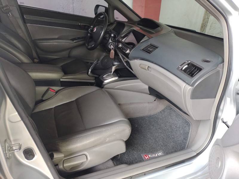 HONDA - CIVIC - 2007/2008 - Prata - R$ 45.900,00