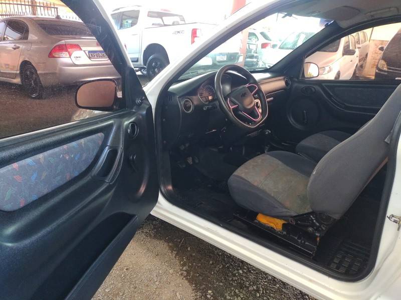 CHEVROLET - CELTA - 2003/2003 - Branca - R$ 13.900,00