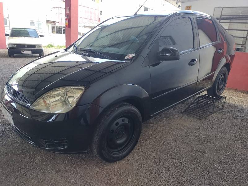 FORD - FIESTA - 2006/2006 - Preta - R$ 22.900,00