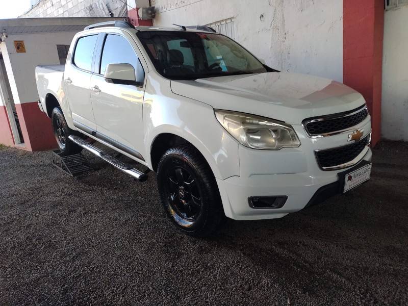 CHEVROLET - S10 - 2013/2013 - Branca - R$ 112.000,00