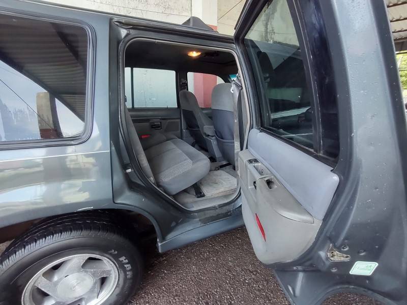FORD - EXPLORER - 1994/1994 - Cinza - R$ 27.900,00