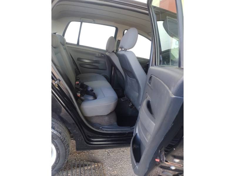 VOLKSWAGEN - FOX - 2008/2009 - Preta - R$ 24.500,00
