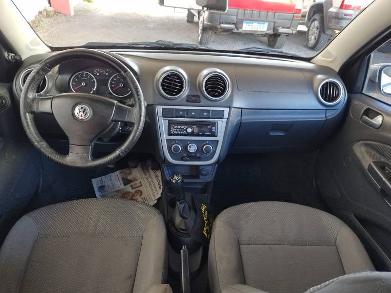VOLKSWAGEN - VOYAGE - 2011/2012 - Prata - R$ 31.700,00