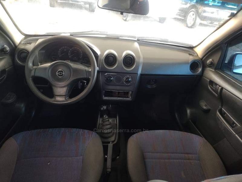 CHEVROLET - CELTA - 2007/2008 - Prata - R$ 21.900,00