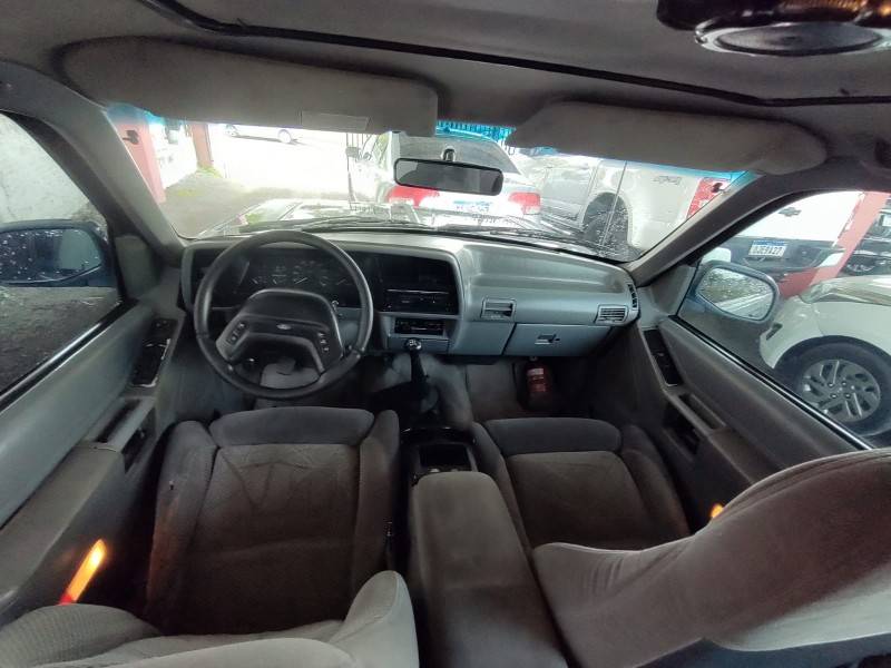 FORD - EXPLORER - 1994/1994 - Cinza - R$ 27.900,00