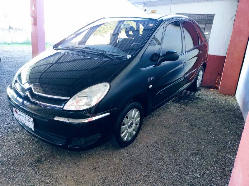 CITROËN - XSARA PICASSO - 2007/2008 - Preta - R$ 20.500,00