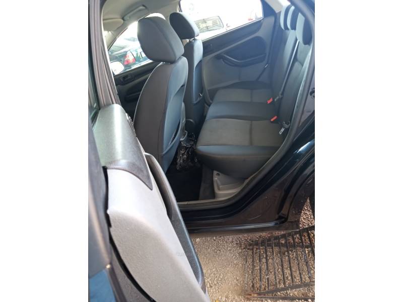 FORD - FOCUS - 2011/2012 - Preta - R$ 38.900,00