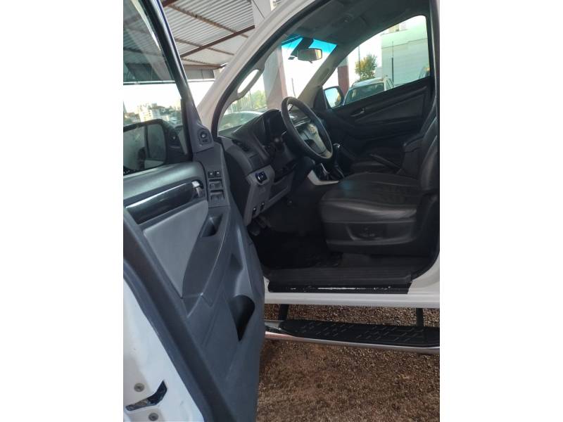 CHEVROLET - S10 - 2013/2013 - Branca - R$ 112.000,00