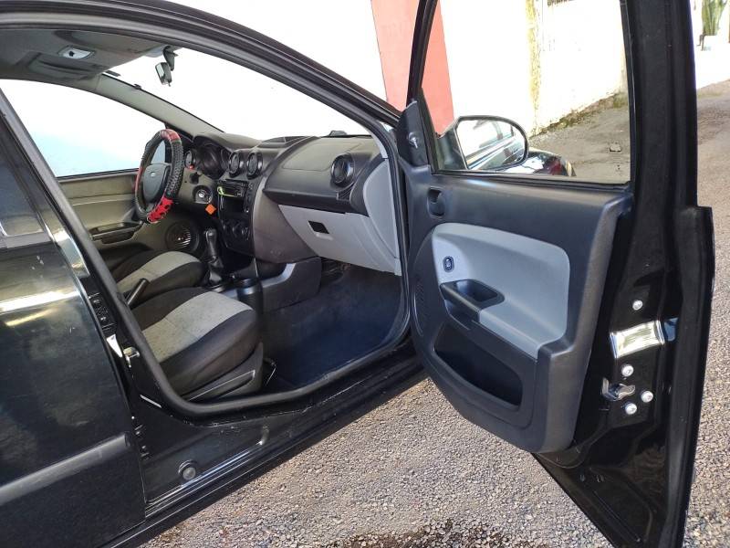 FORD - FIESTA - 2009/2010 - Preta - R$ 21.500,00