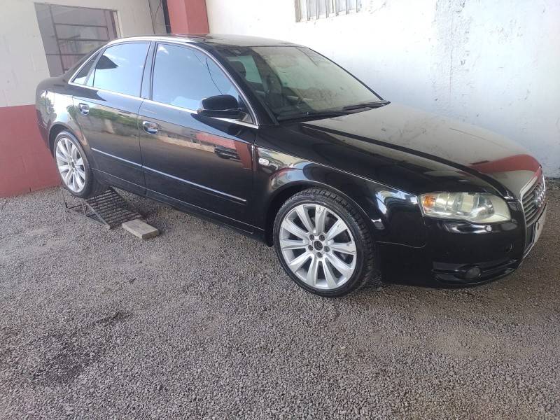 AUDI - A4 - 2006/2006 - Preta - R$ 33.900,00