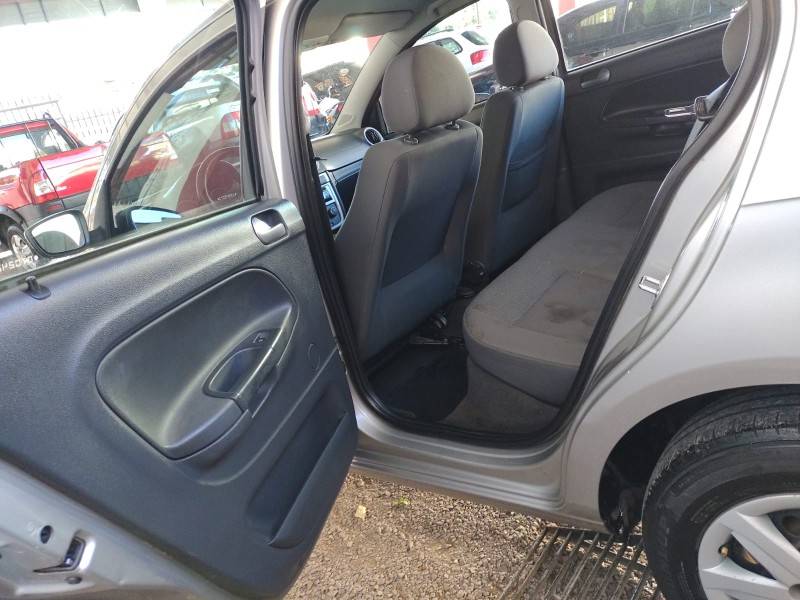VOLKSWAGEN - VOYAGE - 2011/2012 - Prata - R$ 31.700,00