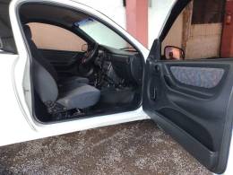 CHEVROLET - CELTA - 2003/2003 - Branca - R$ 13.900,00
