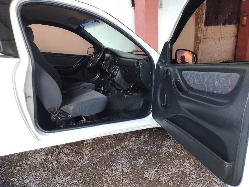 CHEVROLET - CELTA - 2003/2003 - Branca - R$ 13.900,00