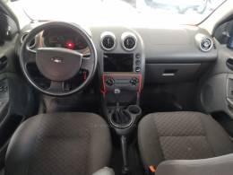 FORD - FIESTA - 2004/2005 - Preta - R$ 17.500,00