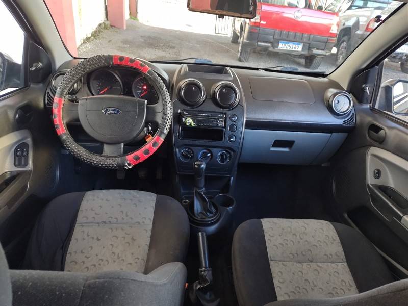 FORD - FIESTA - 2009/2010 - Preta - R$ 21.500,00