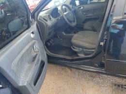 FORD - FIESTA - 2006/2006 - Preta - R$ 22.900,00